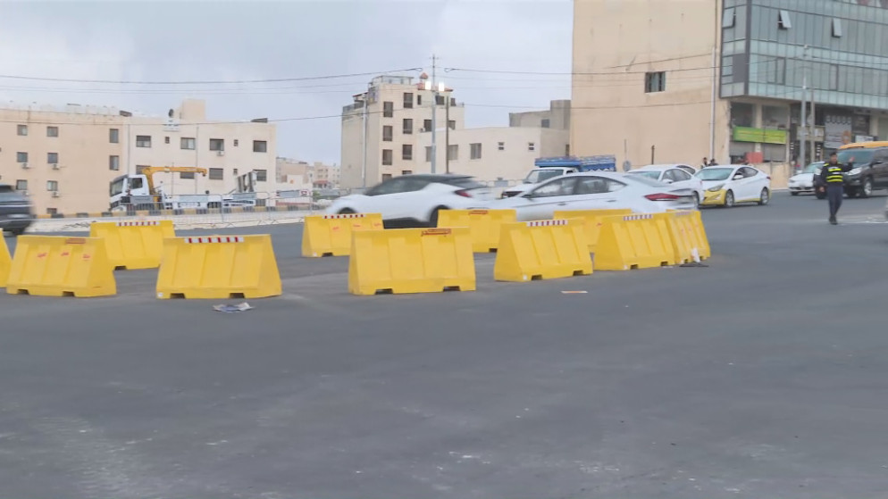 موعد البدء بوضع الأرصفة والجزر بمنطقة دوار التطبيقية