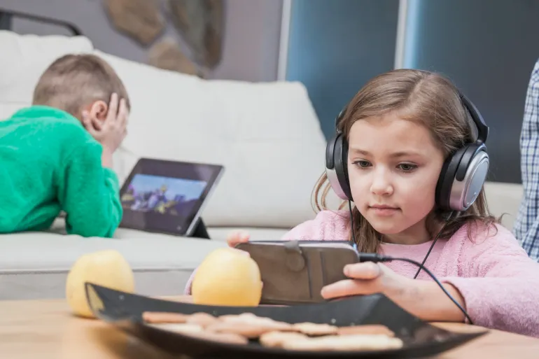 الأردن  ..  دعوات لحظر استخدام الأطفال لمنصات التواصل دون سن 16 عاماً 