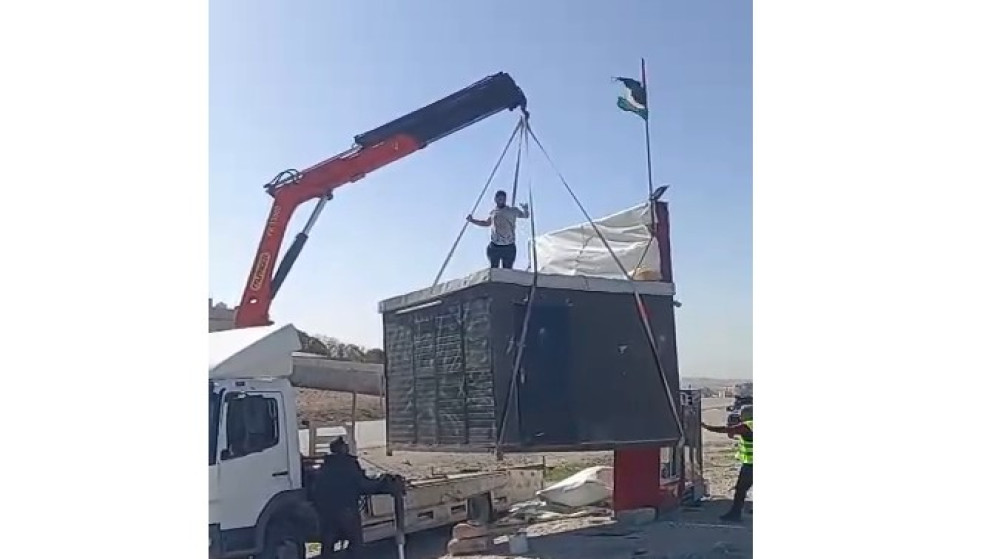 إزالة الأكشاك المخالفة على شارع الـ100