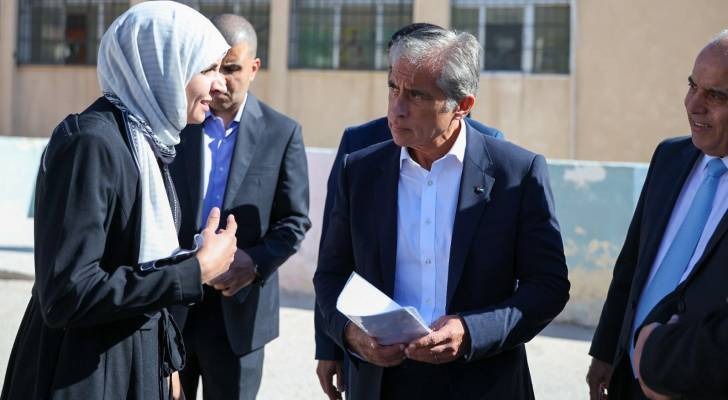 حسَّان يوجِّه بإنشاء مبنى جديد لمدرسة في لواء قصبة الزَّرقاء