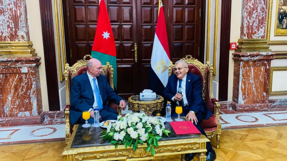 الفايز يثمن مواقف مصر الرافضة للاعتداءات الإيرانية على الأردن