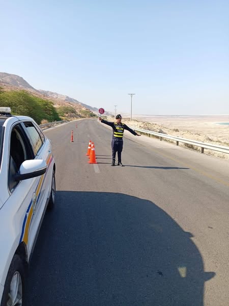 أعمال صيانة على طريق الموجب السفلي