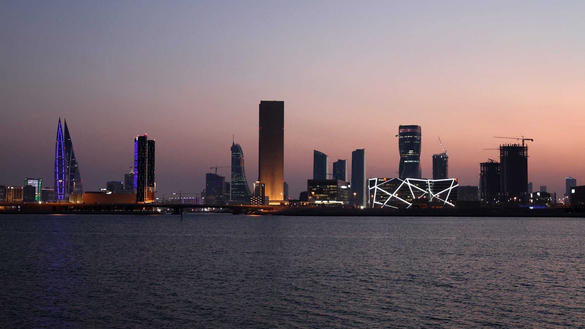البحرين تعلن تصديها لهجمات جوية إيرانية