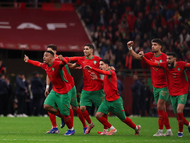 الرباط ..  أكثر من 70 ألفا يتابعون مباراة المغرب وفرنسا