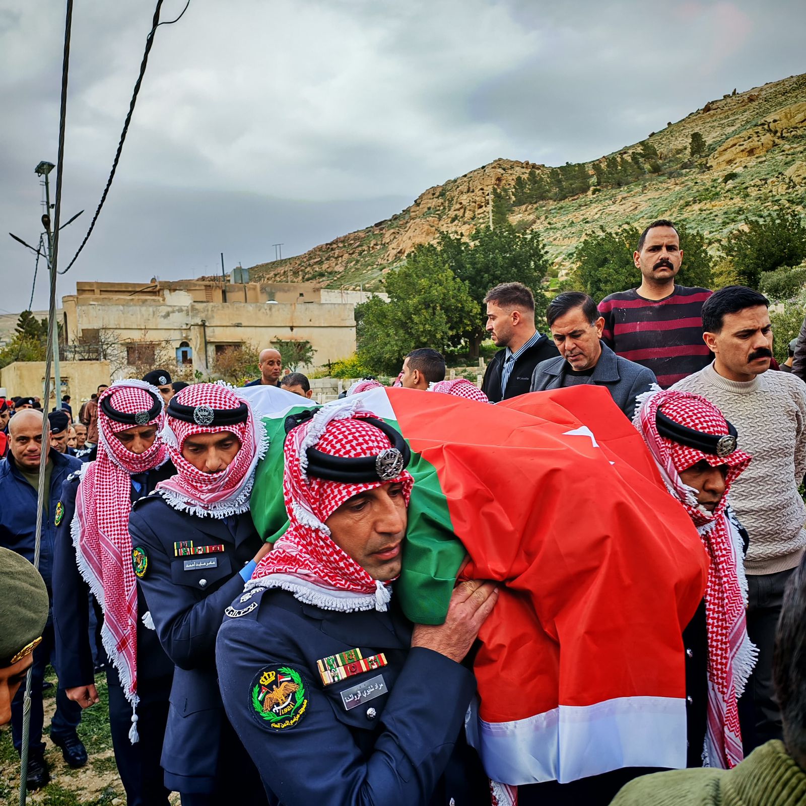 مديرية الأمن العام تُشيع شهداءها المواجدة والرقب والدويكات