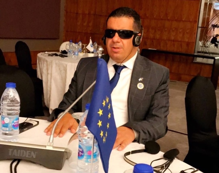 المحامي نمي الغول ومشاركوه يهنئون الدكتور احمد بني عيسى