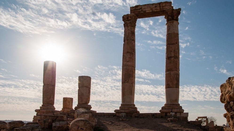 أجواء صيفية مستقرة حتى الأحد مع تراجع تأثير الكتلة الحارة