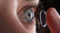 إبتكار عدسات لاصقة قد تحدث ثورة في طب العيون 