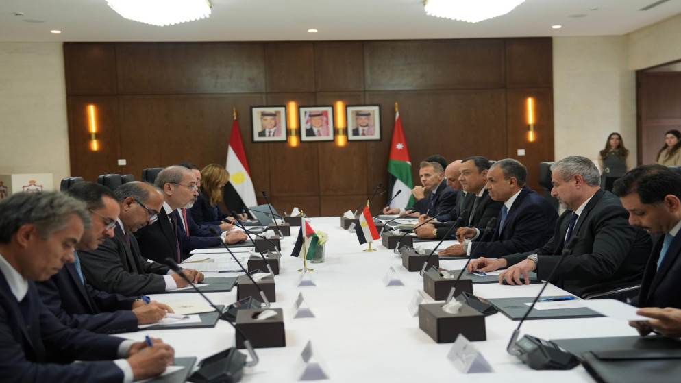 وزير الخارجية يجري مباحثات موسّعة مع نظيره المصري