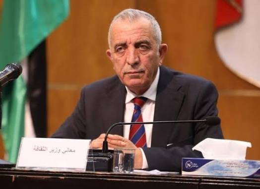 العقبة ..  وزير الثقافة يزور مدرسة راهبات الوردية