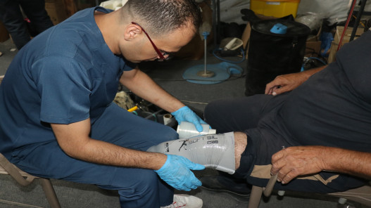 المستشفى الميداني الأردني جنوب غزة/10 يواصل تقديم خدمات عيادة الأطراف الصناعية