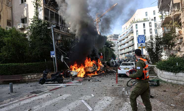 إصابات وأضرار إثر 7 هجمات صاروخية إيرانية على إسرائيل