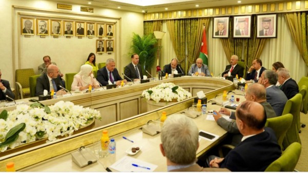 الحكومة تؤكد حرصها على عدم تعطيل الحياة العامة
