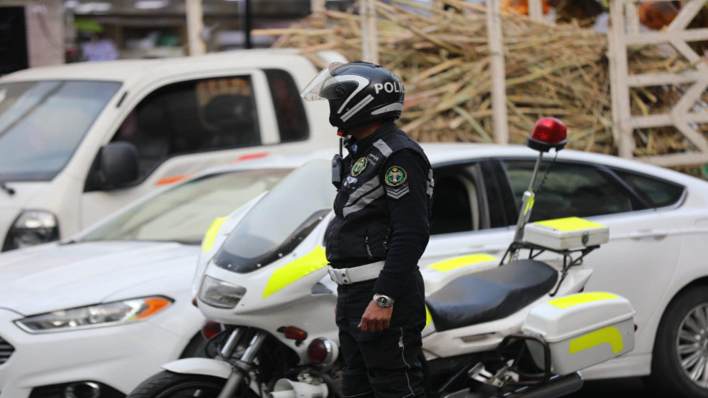 منطقة طارق: رقيب سير ينقذ حياة طفل
