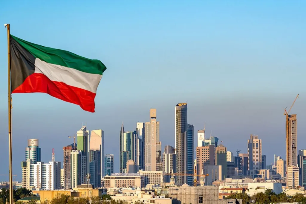 الجيش الكويتي: البلاد تتعرض الآن لهجوم صاروخي وبطائرات مسيرة