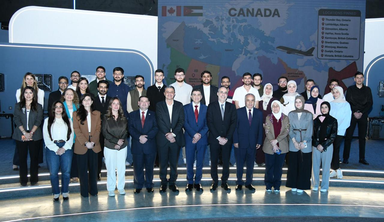 فوز 11 طالبًا من جامعة العلوم والتكنولوجيا ببرنامج  تدريب بحثي عالمي في كندا