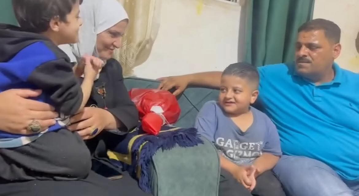 عطا الشمايلة … عفوية تقهر قسوة الحياة  ..  فيديو 