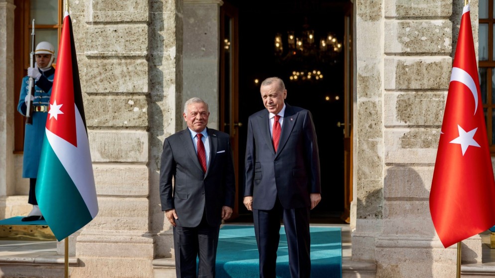 الملك والرئيس التركي يعقدان مباحثات بقصر دولمة بهجة في اسطنبول