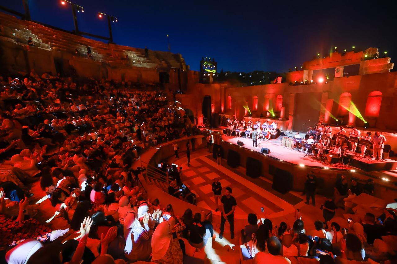 الكورال أنتم لبودشارت تجمع الأردن والمغرب على المسرح الشمالي في جرش