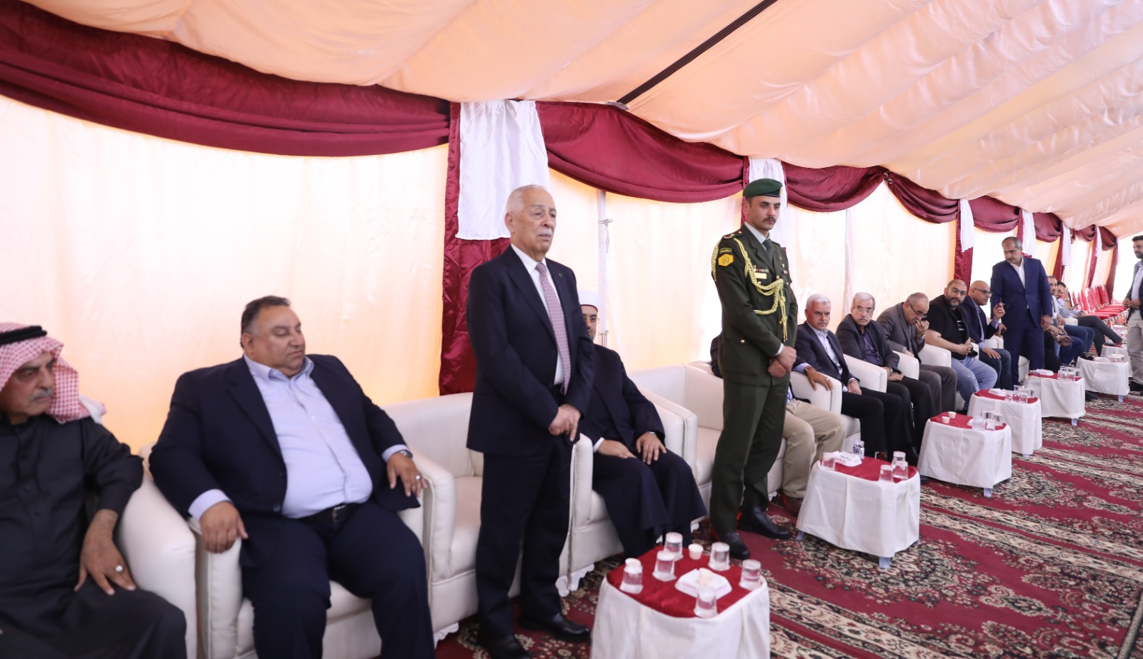 مندوبا عن الملك ..  العيسوي يعزي عشيرتي الخوالدة والقاضي
