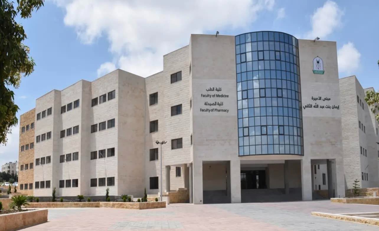 غضب طلابي واسع يكشف ما وراء كواليس طب اليرموك