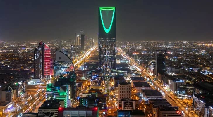 أوامر بمغادرة الموظفين الأمريكيين غير الأساسيين وعائلاتهم من السعودية
