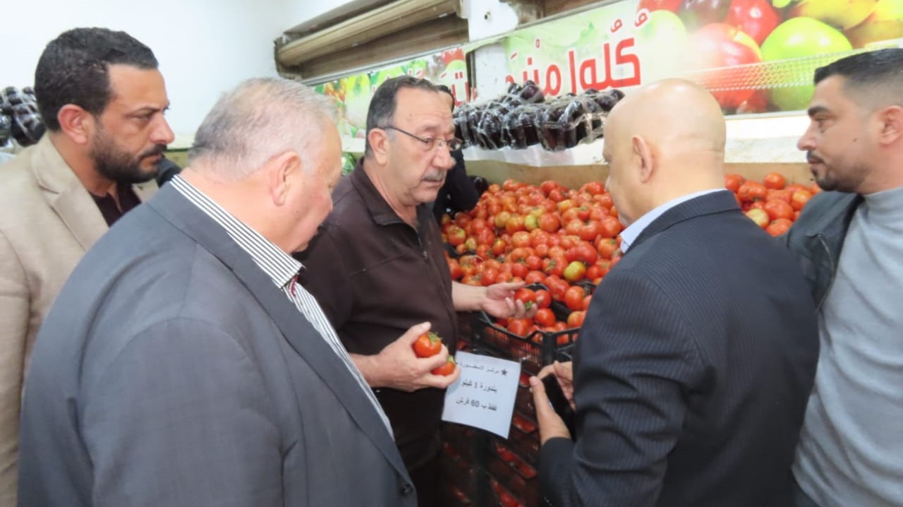 مسؤولون: توفر السلع الأساسية واستقرار الأسعار في أسواق مادبا  