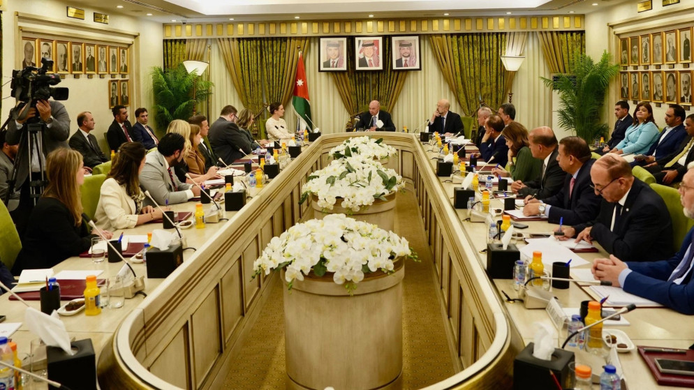 الفايز: الأردن يلتزم بمبادئ عدم التدخل في شؤون الآخرين