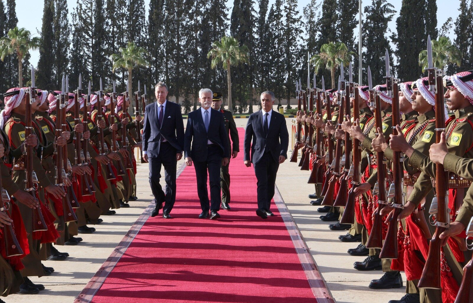 الرئيس التشيكي يغادر عمان