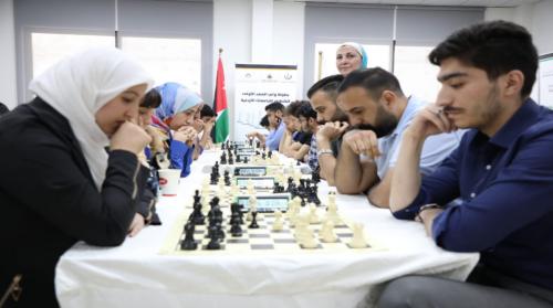 عبدالرزاق يفوز ببطولة ولي العهد الأولى للشطرنج