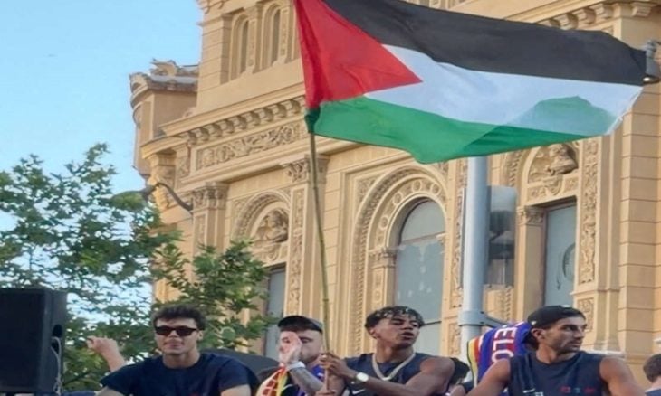 سانشيز يدافع مجدداً عن يامال ضد هجوم إسرائيل