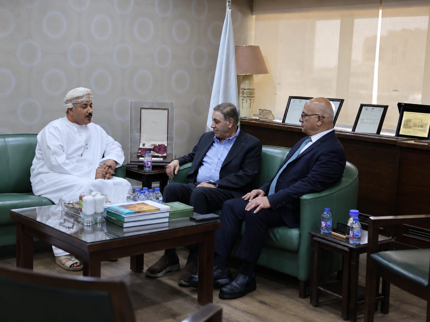 السفير العُماني يطلع على إنجازات البوتاس العربية ومشاريعها التوسعية 