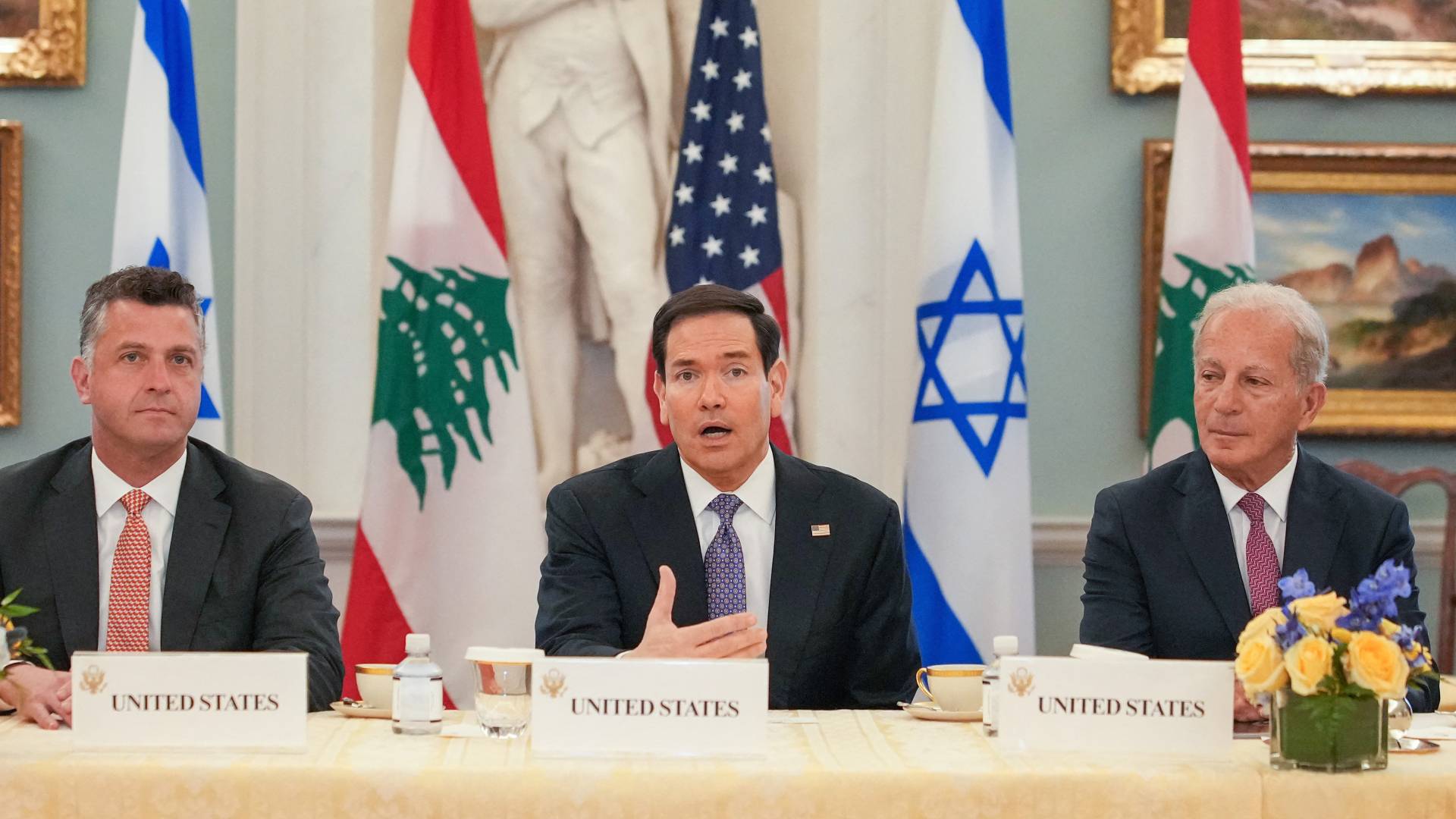 بيان ثلاثي: واشنطن وبيروت وإسرائيل يتفقون على نزع سلاح الجماعات 