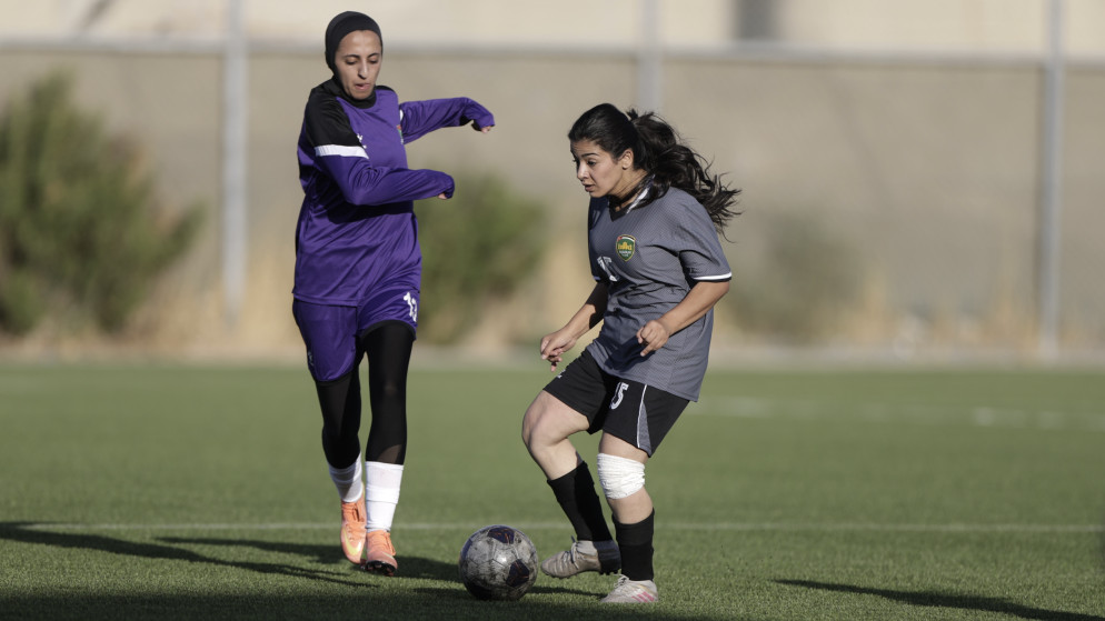 الأهلي يتصدر دوري الدرجة الأولى للسيدات لكرة القدم