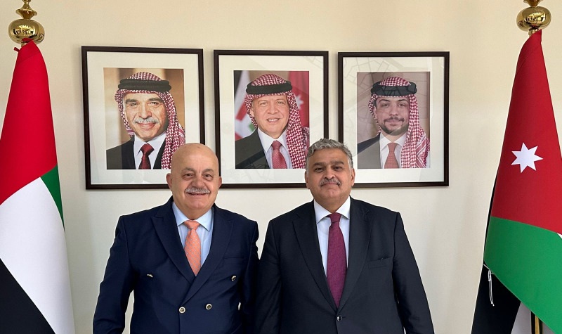 السفير علي يونس يلتقي سفير المملكة الأردنية لدى دولة الإمارات