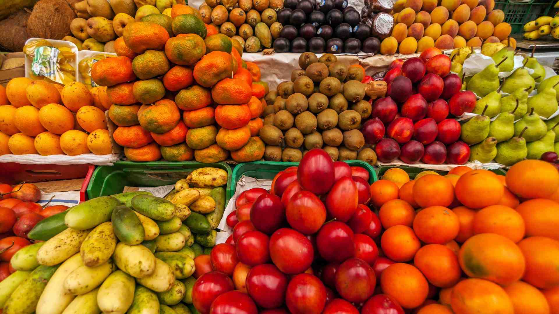 2099 طنا من الخضار ترد السوق المركزي 