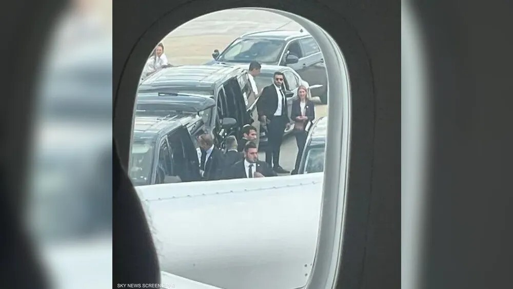 حدث أمني بمطار باريس يمنع الرئيس الإسرائيلي من نزول الطائرة 