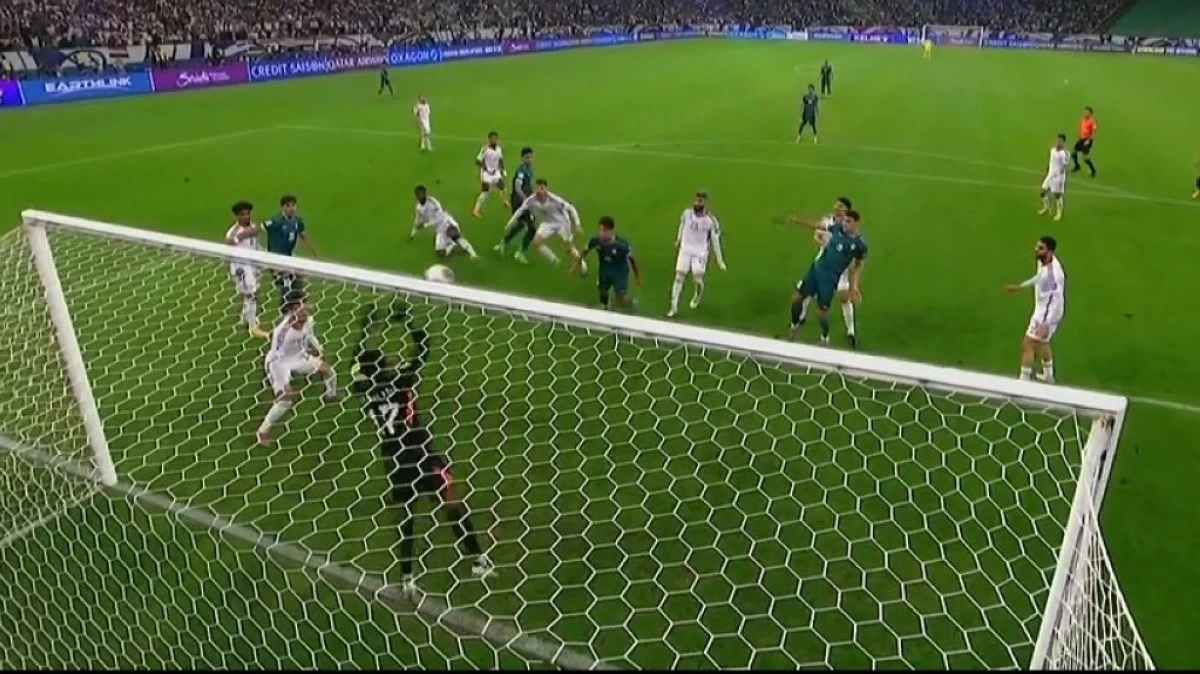 العراق يهزم الإمارات ويتأهل للملحق العالمي 2026