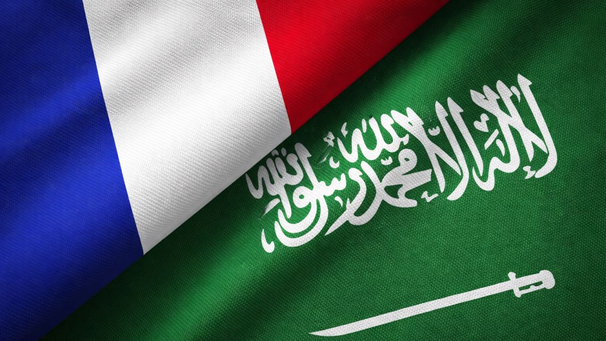 فرنسا تبدأ تطبيق اتفاق حماية منشآت النفط السعودية