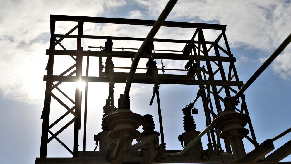 فصل الكهرباء عن مناطق في إربد الاثنين ..  أسماء