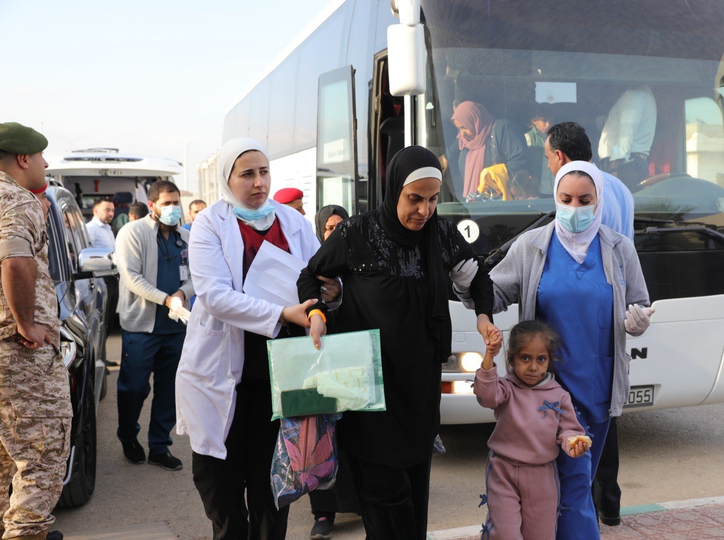 إجلاء الدفعة 35 من أطفال غزة المرضى للعلاج في الأردن