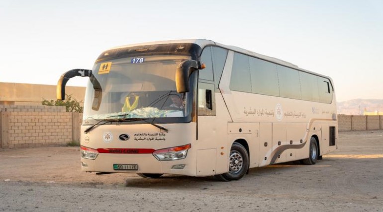 بتوجيهات رئيس الوزراء ..  إضافة 3500 طالب لمشروع النقل المجاني