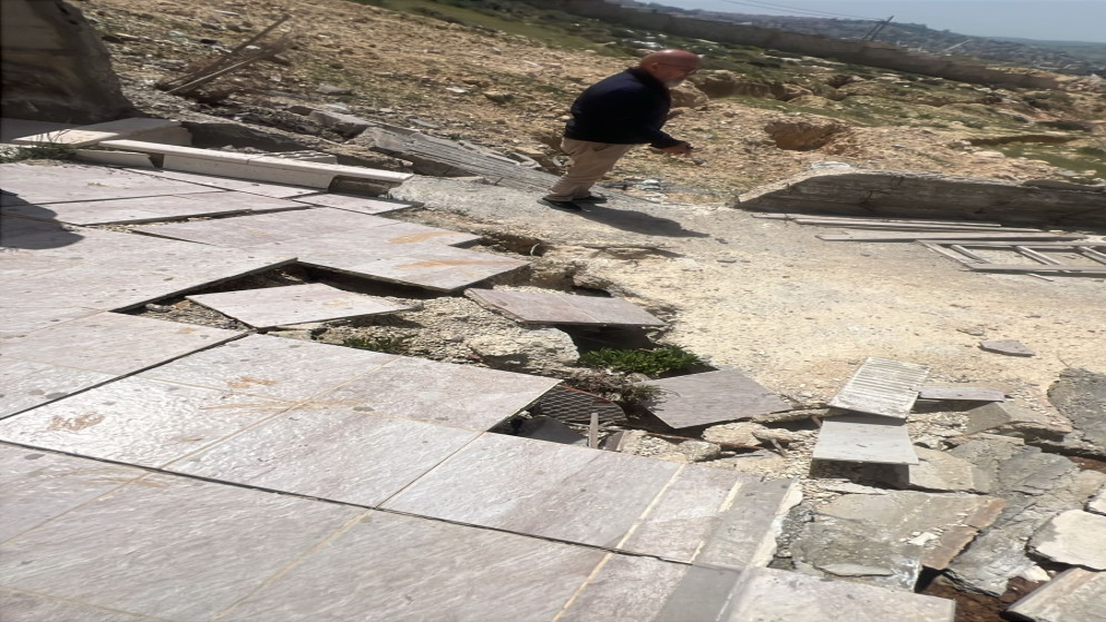 إخلاء عمارة بصافوط إثر تشكّل فالق صخري ..  صور