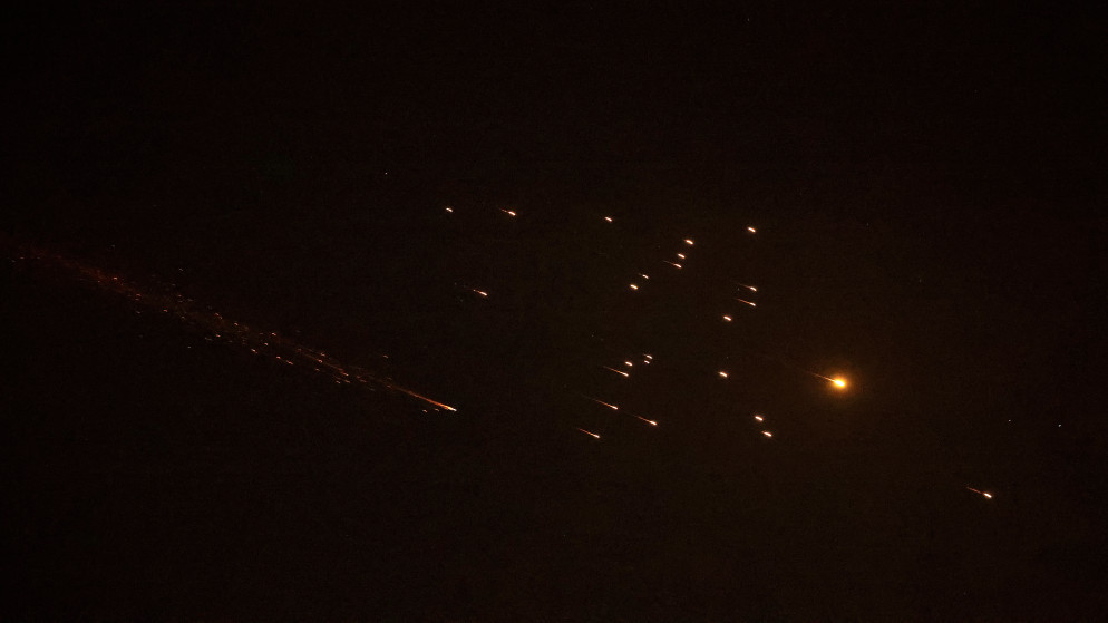 أول بيان حوثي بعد استهداف مواقع عسكرية إسرائيلية حساسة