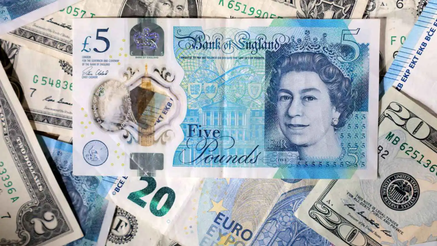 الدولار يترقب بيانات التضخم وسط حرب إيران