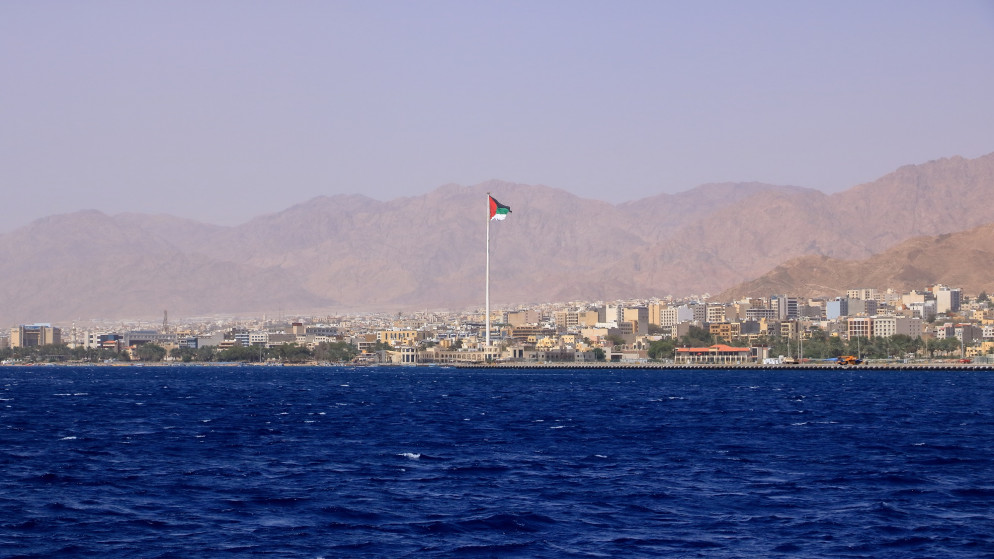 12 إصابة بضيق تنفس في العقبة والأمن العام يوضح