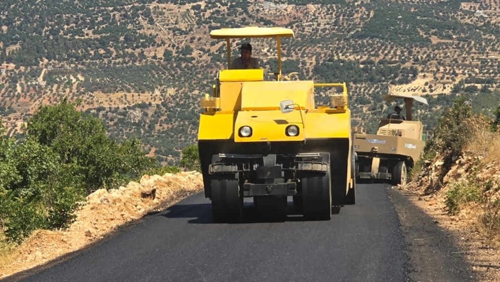 تنفيذ مشاريع طرق زراعية في عجلون