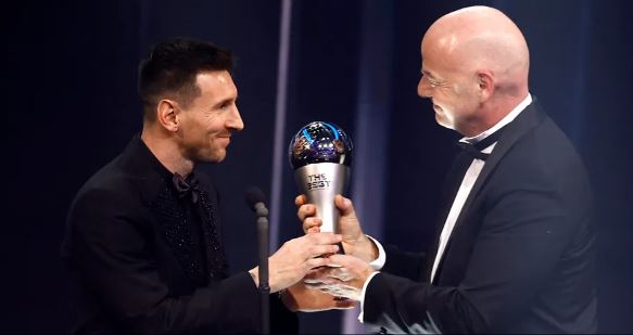 ميسي يحصد جائزة الفيفا لأفضل لاعب كرة قدم في العالم