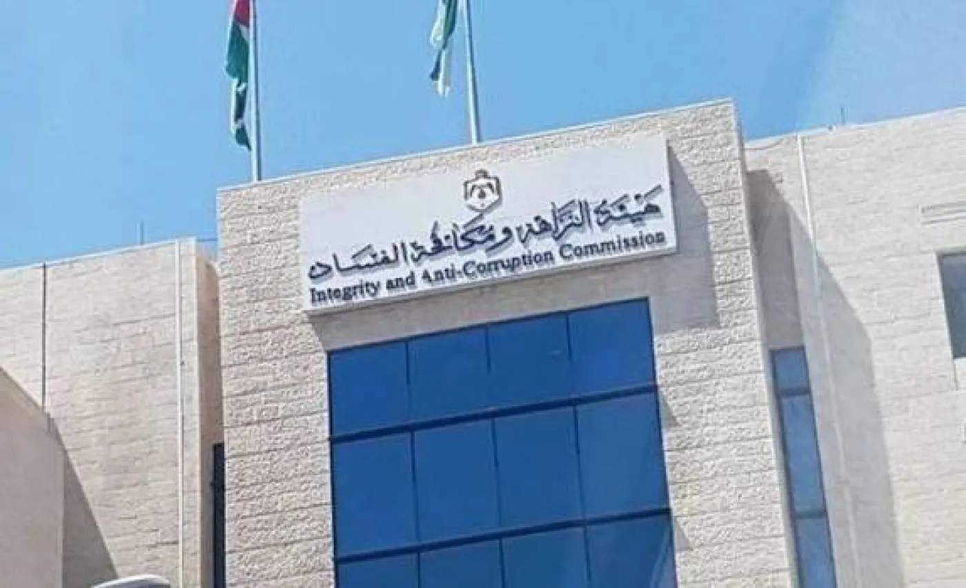 الحجز على أموال وممتلكات رئيس بلدية سابق ..  ما السبب