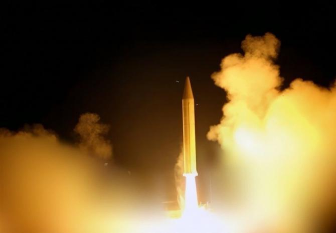 الحرس الثوري يبدأ هجوماً صاروخياً واسعاً على إسرائيل: العملية قد تمتد 3 ساعات  ..  فيديو